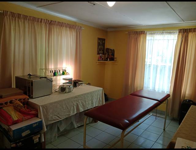 5 BEDROOM HOUSE FOR SALE IN BELFORT ESTATE